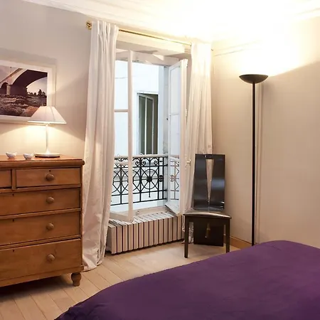 Chic Saint Germain Apartment Paris